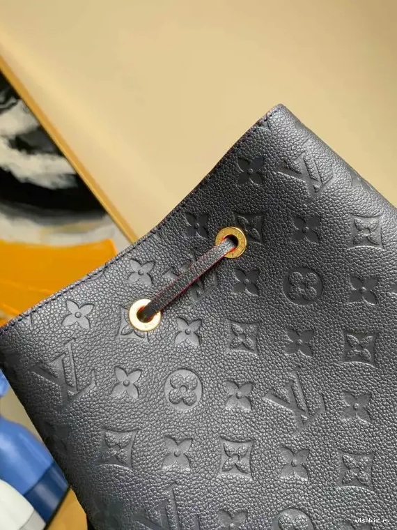WIS MM NEONOE LOUIS VUITTON 0518